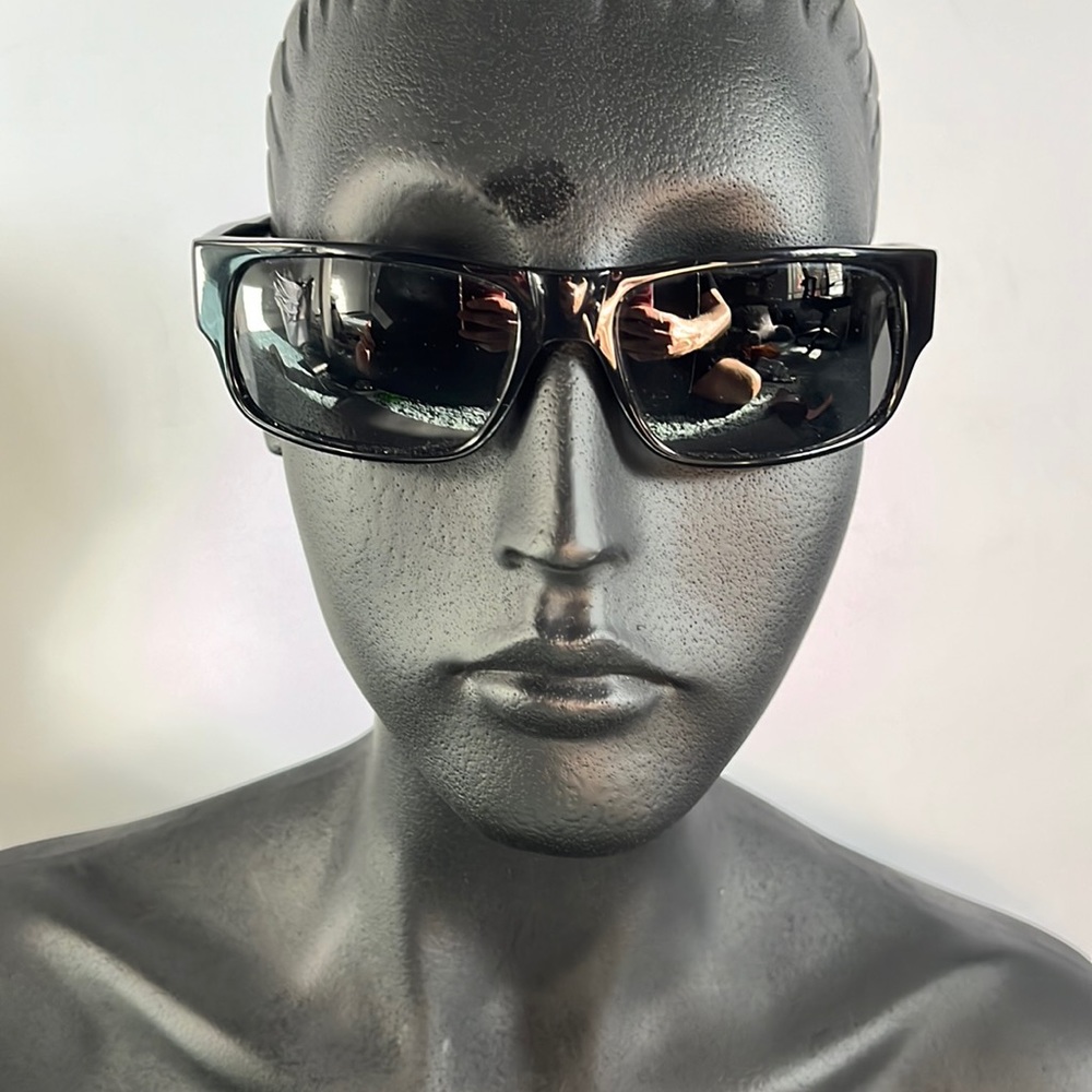 Oliver Peoples Glossy Black Sunglasses - Picture 7 of 16